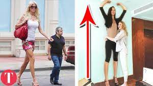 Talk about the world's tallest woman and thoughts about the tallest man in the world will come to mind.here's the list of the tallest women in. 20 Tallest Women From All Over The World Youtube