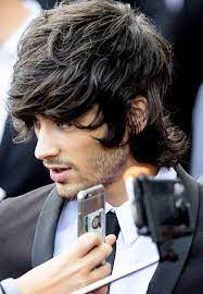 From his aboriginal boy bandage canicule to his androgynous met gala appearances here s are. La It S Z Day On Twitter Zayn Malik Long Hair Vs Zayn Malik Bald