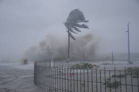 En el pacifico noroeste, los huracanes son llamados. Un Fuerte Ciclon Golpea India Y Bangladesh San Diego Union Tribune En Espanol
