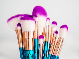 10 things every makeup artist needs in