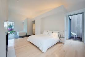 5 simple white bedroom decor ideas to