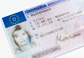 Deutschen staatsangehörigen ohne wohnung in deutschland kann auf antrag ebenfalls ein personalausweis ausgestellt werden. Fuhrerscheinkontrolle Namensanderung Im Fuhrerschein Pflicht
