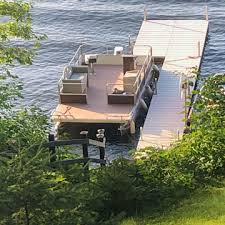 the best pontoon boat flooring options