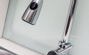 Tightening a kitchen faucet is not difficult, but it can be a tedious task if it has been around for years. Question How Do You Remove A Moen Kitchen Faucet Handle Kitchen