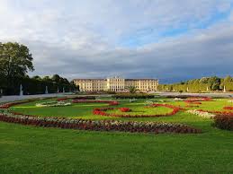 picnic at schonbrunn palace gardens