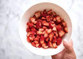 fresh strawberry bars recipetin eats