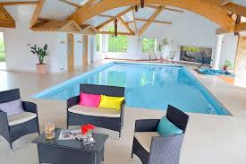 villa avec piscine couverte privée