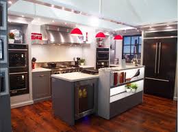 White appliances offer a classic, timeless look and have been a kitchen mainstay for quite some time. Black Stainless Steel Is A Sleek New Kitchen Decor Trend Lifestyle