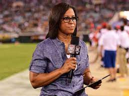 Lisa Salters Bio: Does She Have A Husband? Body Measurements, Gay -  Networth Height Salary