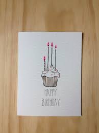 There are a variety of ways to create your own birthday cards, including designing one using microsoft paint. Heart Sprinkle Cupcake Tarjetas De Cumpleanos Para Imprimir Tarjetas De Feliz Cumpleanos Tarjetas Dibujadas A Mano