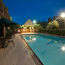 The hotel is ten miles away from savannah international airport. Hotel Planters Inn Savannah Savannah Trivago Com