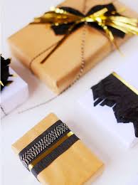 ¿cómo puedo fabricar una bolsa para regalos? 12 Fantasticas Ideas Para Envolver Regalos Con Papel Craft 12 Great Ideas For Wrapping Gifts With Kraft Paper Vintage Chic Pequenas Historias De Decoracion Vintage Chic Pequenas