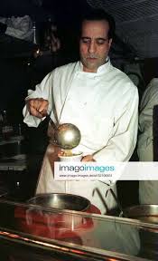 koch al yeganeh in seinem restaurant