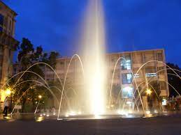 Datei:UST Fountain.jpg – Wikipedia
