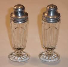 Colonial Knife And Forks Shakers