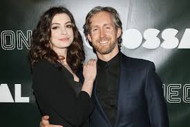 They began dating sometime in 2008. Anne Hathaway Gets Cozy With Husband Adam Shulman In Miami