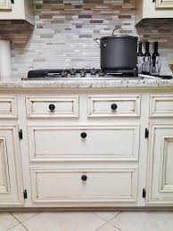 25 best antique white kitchen cabinets