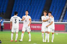 東京オリンピック （五輪）第9日の31日、サッカー男子の準々決勝があり、日本は0―0の延長の末、 ニュージーランド とのpk戦（4―2）を制し、2大会ぶりの4強入りを決めた。 8月3日の準決勝では スペイン と対戦する。 Vxsf4xgqw3qaym