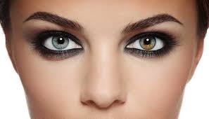 diffe eye color of a person