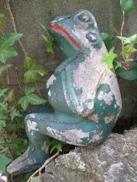 Old Vintage Concrete Frog Statue Bench
