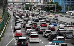 BERNAMA - 'Balik Kerja' Rush: Traffic Congested On Major Arteries