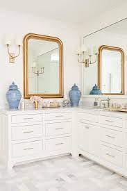 Guide To Selecting Bathroom Cabinets