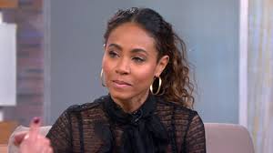 Jada pinkett smith) — американская актриса, певица, продюсер, режиссер. Jada Pinkett Smith Documentary Free Angela Young Celebrity Backlash Discussed In Interview Video Abc News