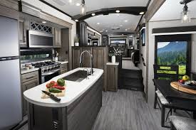 front living fifth wheel cers 2024
