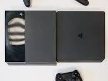 Quelle est la différence entre la PS4 normal et la Slim ?