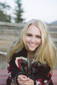 actress annasophia robb is there with