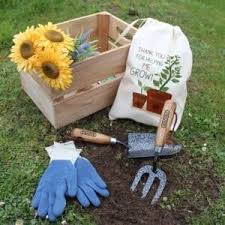 personalised garden tools make it