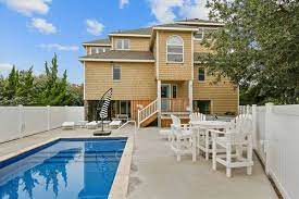 outer banks vacation als with pools