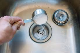 stinky drain with vinegar and baking soda