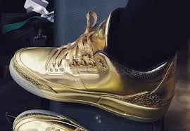 See more of kyrie irving #3 shoes on facebook. Kyrie Irving In Usher S Air Jordan 3 Gold Pe Sneakernews Com