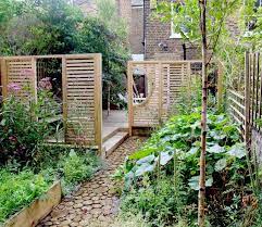 Create A Secluded Garden With Ideas