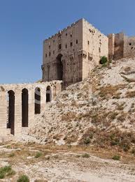 Dünyanın en büyük ve en eski kalelerinden biri olarak tanınan kale, birçok medeniyet tarafından kullanıldı. Halep Kalesi Stok Fotograflari Freeimages Com
