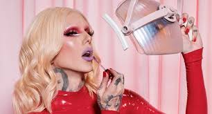 In 2006 he was the most followed artist on myspace music. Light Dims On Jeffree Star Happi