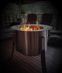 The portable dragonfire™ fire pit burns firewood, hardwood or cardboard, creating a smokeless experience. Smokeless Fires