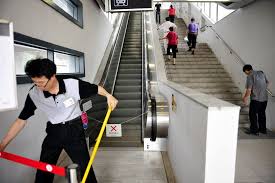 shenzhen subway escalator accident