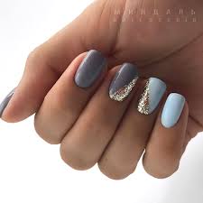 Acrylic nail designs with flowers look stunning as the one shown below. Short White And Silver Acrylic Nails Nail And Manicure Trends