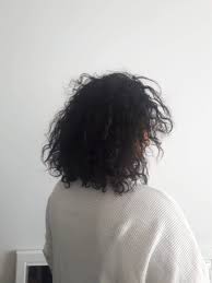 Boostez le volume de vos cheveux fins en adoptant une coupe de cheveux plus courte, comme un carré ou un court boyish. Mes Coupes