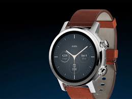 In fact, it is a handsome stainless steel watch that comes in three colors: The Moto 360 Is Back
