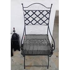 iron chair crossed with arms la casa