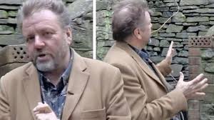 A building with six flats that was up for auction at a guide price of £. Martin Roberts Spots Big Issue With Homes Under The Hammer House Costing 25k Opera News