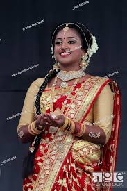 traditional hindu bridal attire