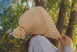 手編み】透かし模様のフード型タッセル付きニット帽 | ☆きらきら☆