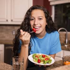 Per un'alimentazione sana e corretta consuma più frutta e verdura! Il Menu Per La Dieta Degli Adolescenti Qualche Consiglio Per I 5 Pasti Della Giornata Ohga