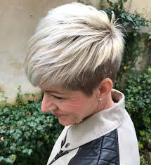 Did you know that it's so easy to be a hairstyle chameleon if you have an oval face? Short Haircuts For Oval Faces And Thin Hair 75