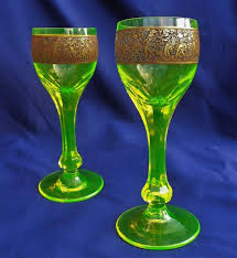 Pair Wine Glasses Uraniumglass Decor