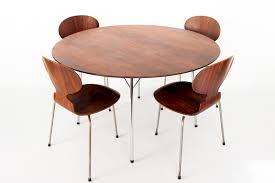 Maybe you would like to learn more about one of these? Table Chaises Fourmi Arne Jacobsen Maison Nordik